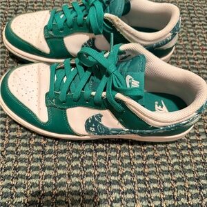 Nike Women's Teal and White Sneakers